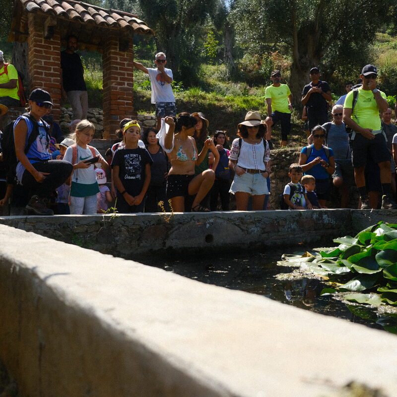 La fontana, un vecchio lavatoio: prima tappa del Sentiero del Capelvenere